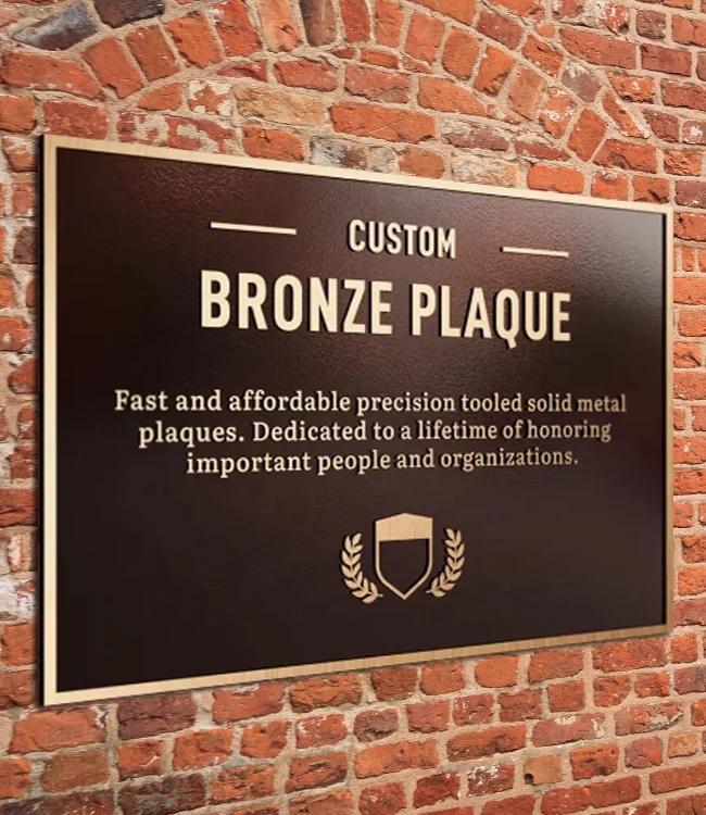 ¿Cuáles son las ventajas de usar material de latón para la placa de la dirección tallada de cobre de latón?
